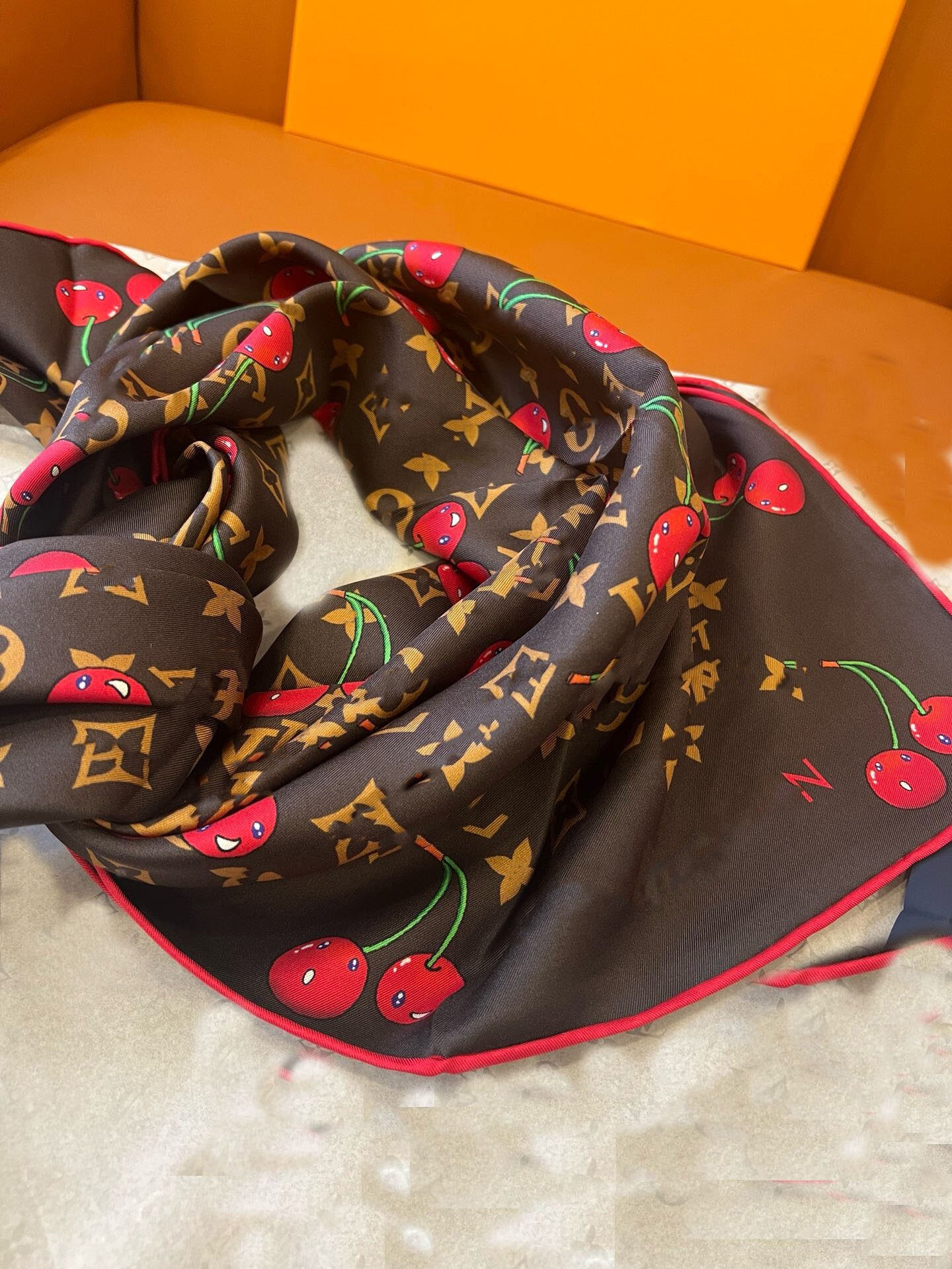 Spring New Silk Printed Designer Scarf Cherry Square Scarf Blue White Strapless Red Cherry 90cm Large Muffler Dual-use Shawl Silk Bandelet Woman Scarf 90CM*90CM