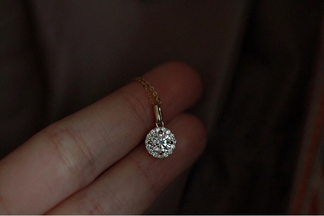 2026 Choucong Ins Top Sell Sparkling Circle Pendant Luxury Jewelry 100% 925 Sterling Silver Round Cut Lab Moissanite Diamond Sweet Women Clavicle Neck