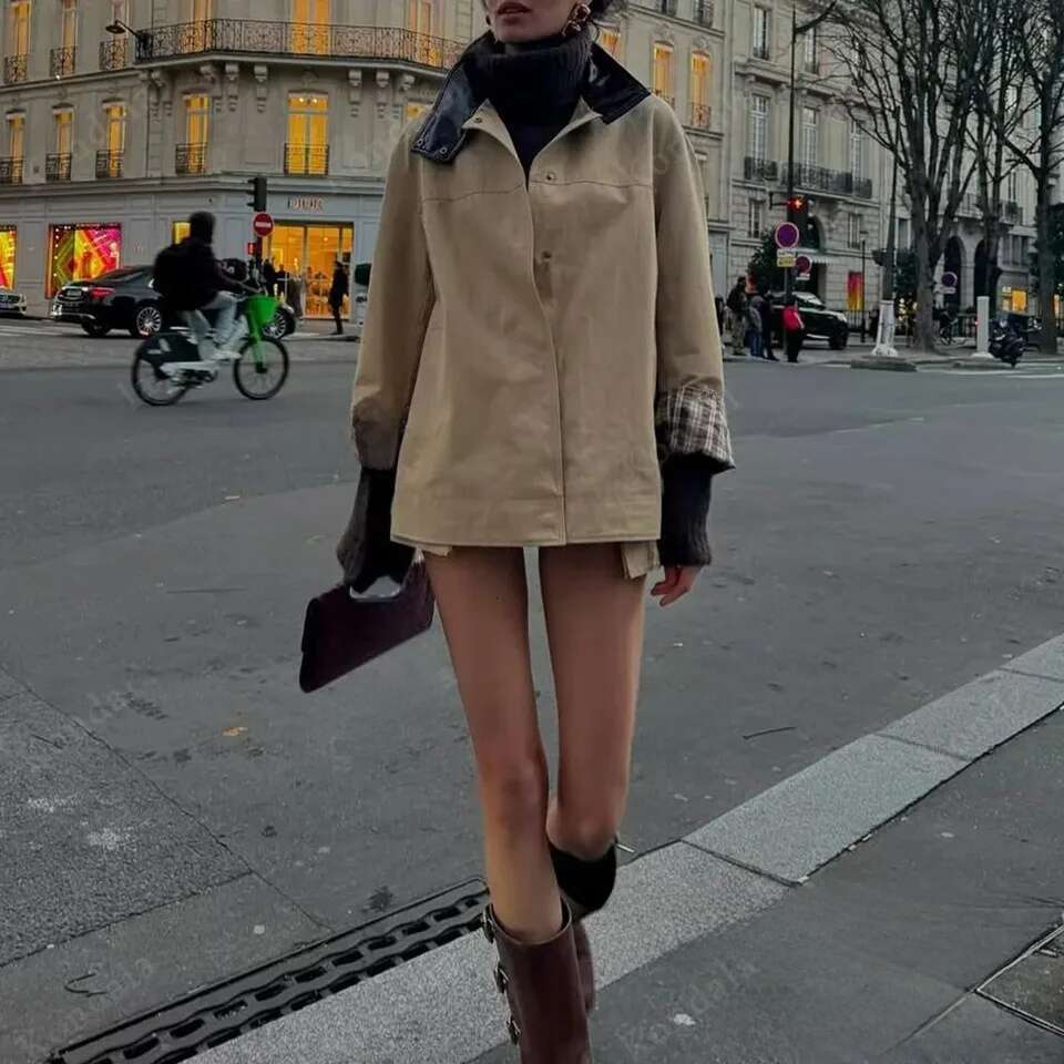 Women Casual Loose Contrast Plaid Inside Stand Collar Jacket 2026 Designer Fashion New Autumn Fashion High Street Coat