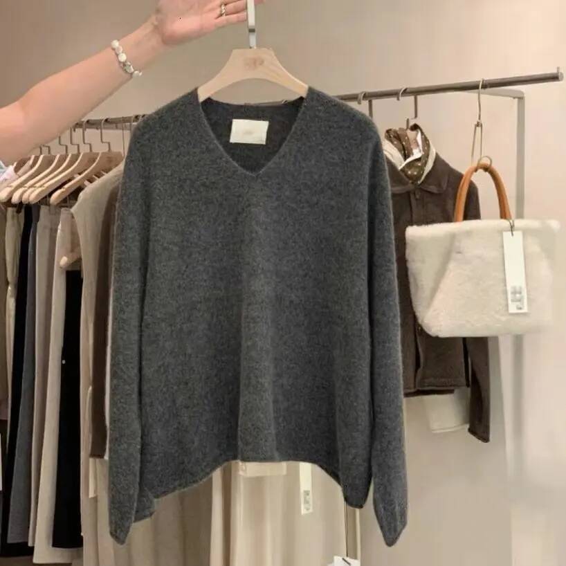 Women's Sweater Spring Autumn V-neck Long Sleeve Pullover High Quality 100% Merino Wool Knitwear Cashmere Top