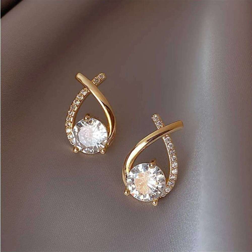 ZAKOL Korean Fashion Minimalist Zircon Cross Fish Tail Stud Earrings Elegant Daily Matching Ear Accessories Jewelry for Women