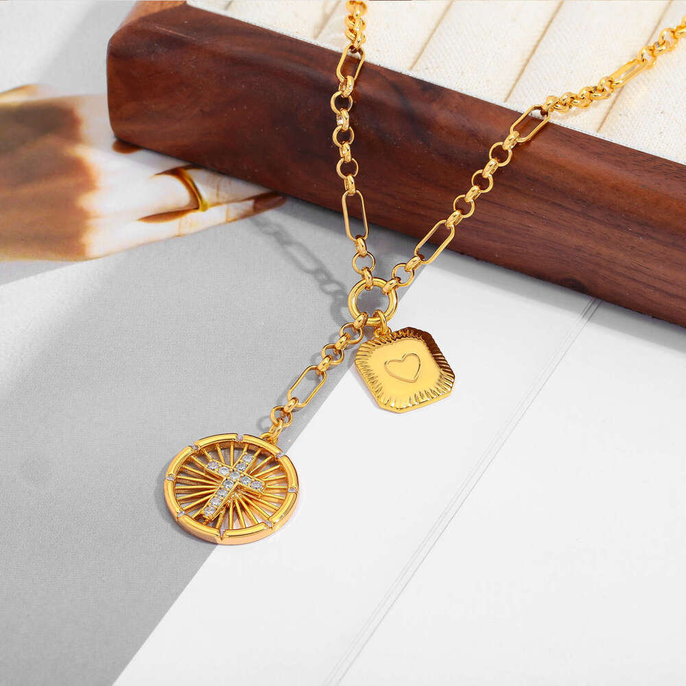Cross-Border Brass Electroplated 18K Gold Cross Pendant Necklace Personalized Heart Collarbone Chain