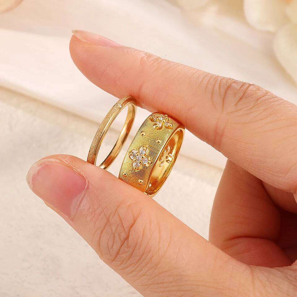 ZAKOL Fashion Four-leaf Flower Design Stacked Stainless Steel Ring Shiny Frosted Texture Finger Rings for Women Daily Wear