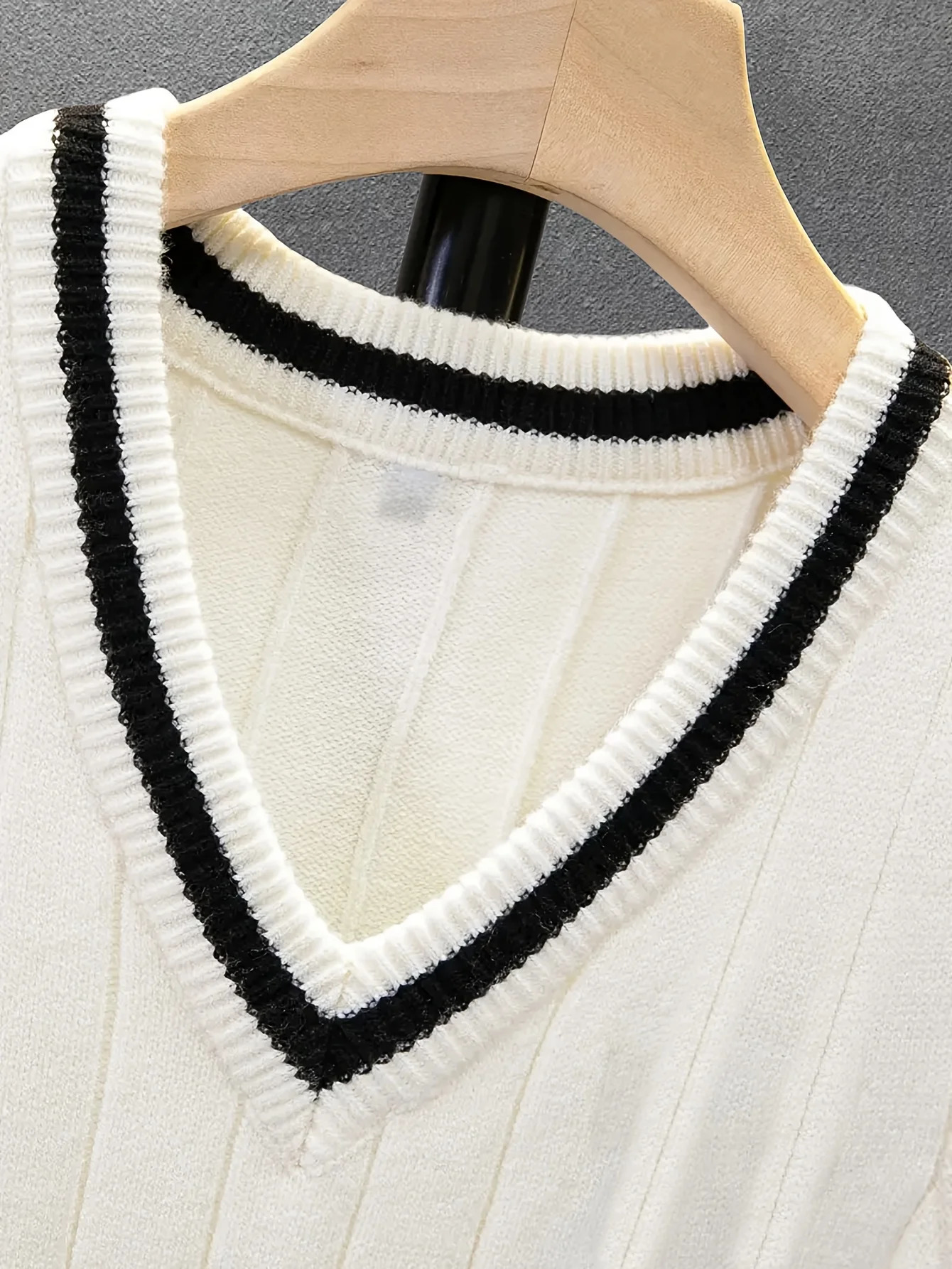 LVLAEA Old Money Men Ribbed Striped Decoration Autumn Fall Tank Top Sleeveless Vneck Casual Warm Knitted Sweater Vest for 251225