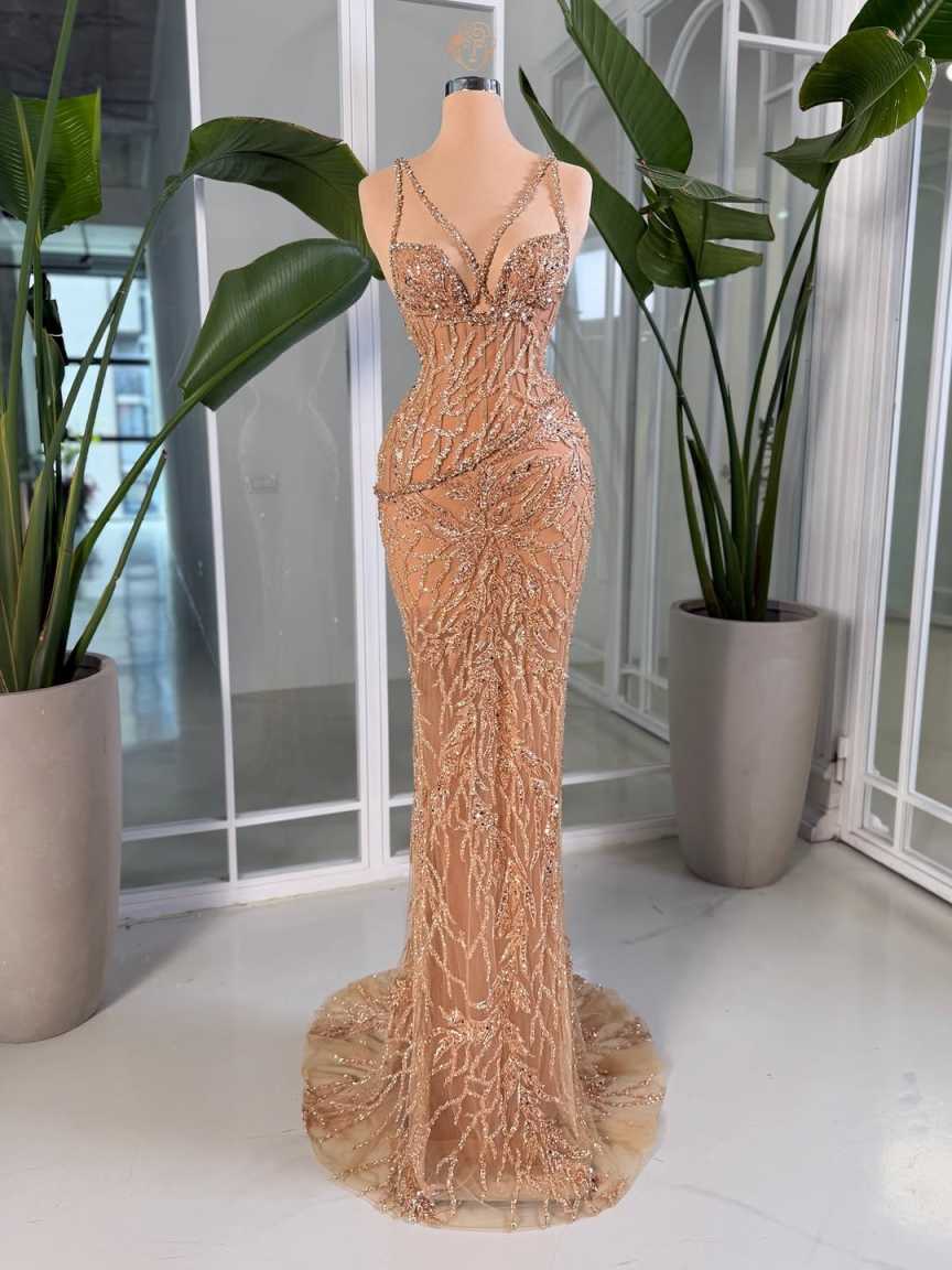 Luxury V Neck Sequined Evening Dresses Sexy Sleeveless Mermaid Prom Dress Customized See Through Floor Length Party Gown