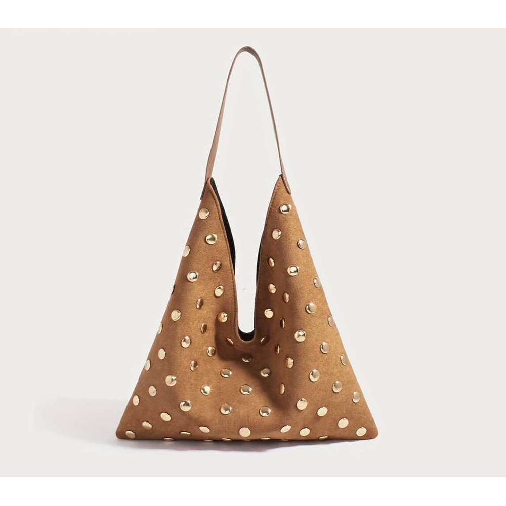 2026 Retro Large Capacity Heavy Duty Women S Bag Elegant Simple Versatile Classic Style Riveted Decoration Suitable For Commuting Office Dating Daily