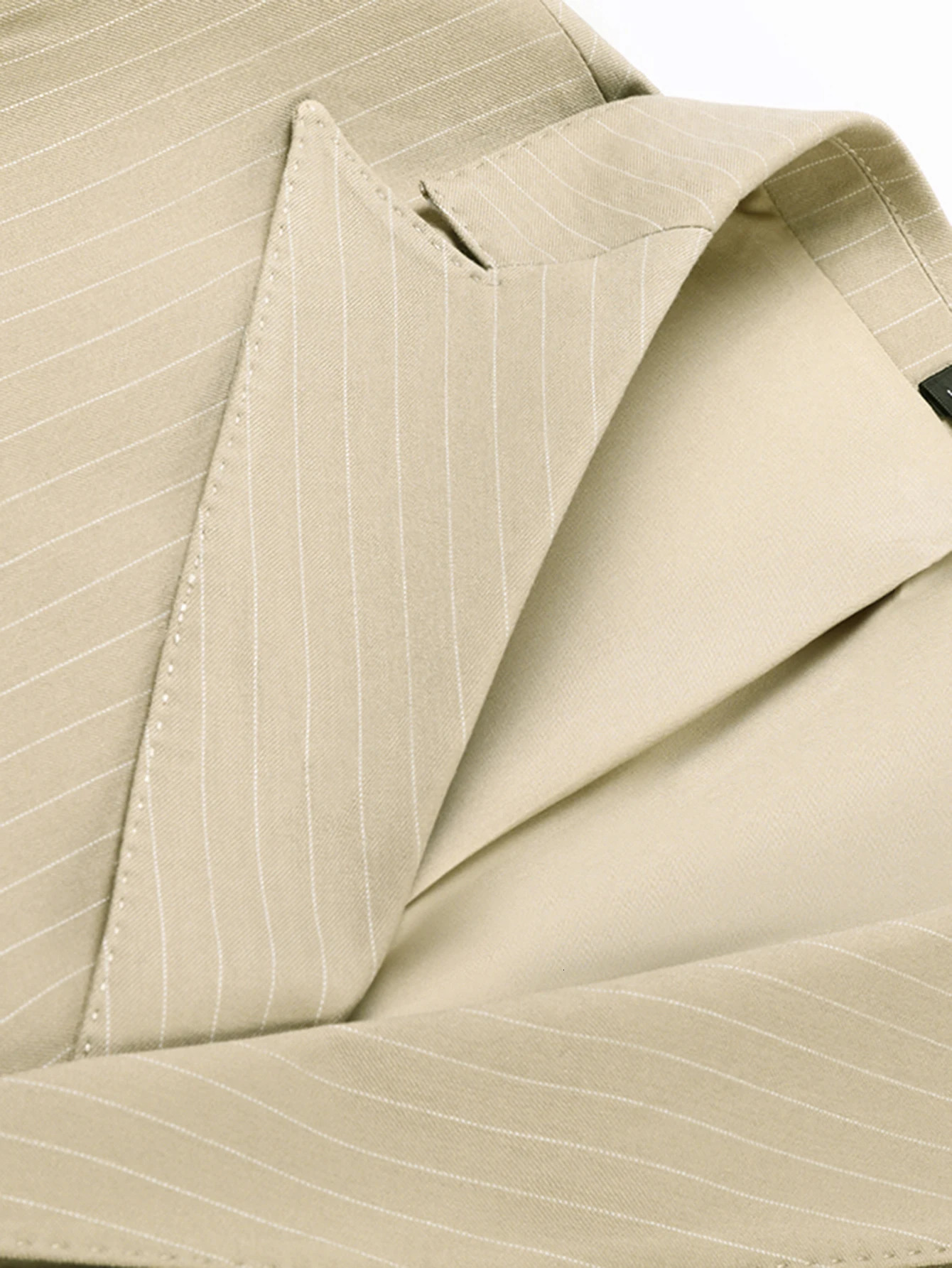 Mens striped double breasted suit suitable for business formal wear wedding banquets and workplace commuting 251213