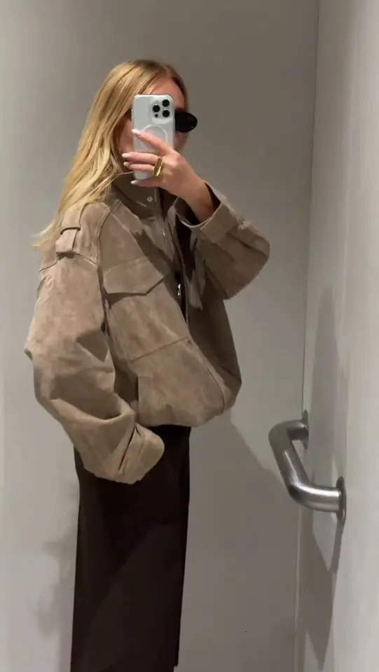 Casual Short Suede Jacket Women Fashion Chic Stand Collar Zipper Pocket Loose Outerwear Lady Autumn Daily Highstreet Jackets 251226