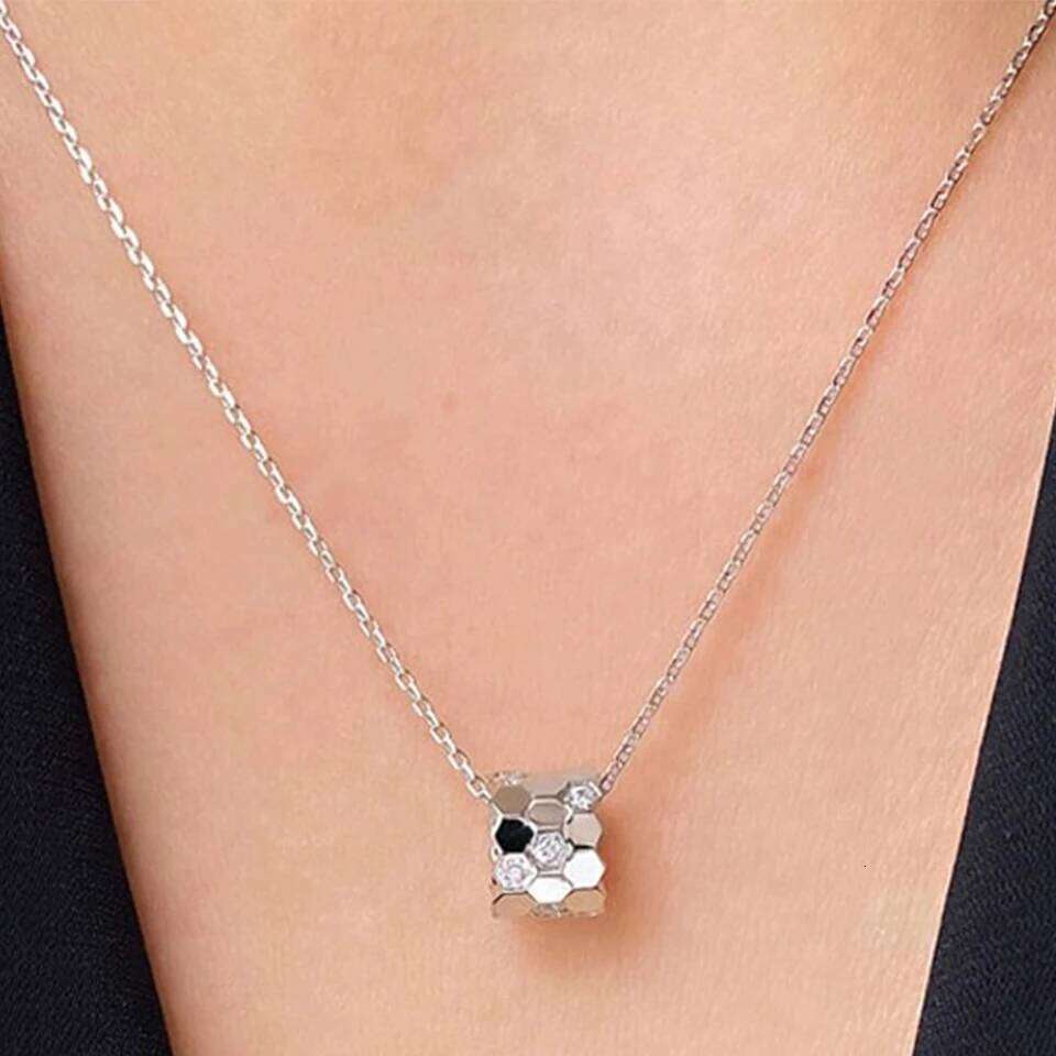 ZAKOL Classic Beehive Honeycomb AAA Zircon Pendant Necklace Elegant Birthday Christmas Jewelry Gifts for Women