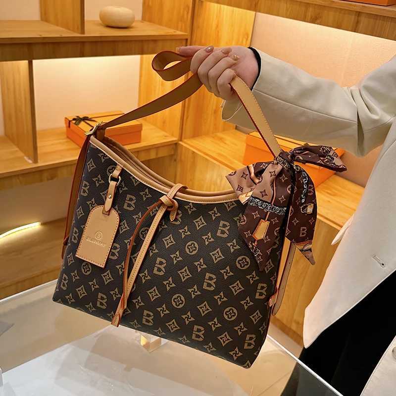 Classic Women Leather Handbag Crossbody Bag High End Shoulder Tote Elegant Vintage H251229