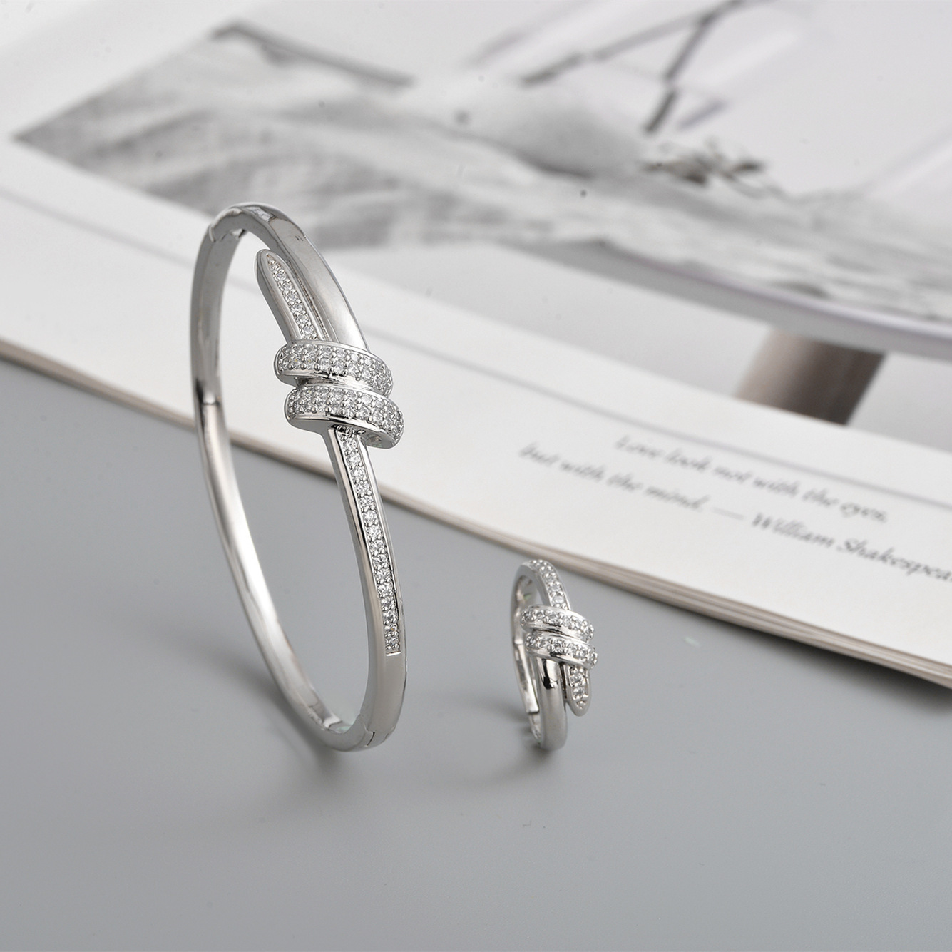 Luxury Brand Designer Jewelry European And American Fashion Versatile Fashion Steel Bracelet Light Luxury High-End Feel Stainless Steel Zircon Electro