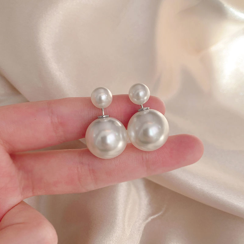 Luxury Brand Designer Jewelry S925 Silver Needle Korean Version New Hot-Selling Women's Earrings Simple Elegant Versatile Stud Earrings Tiktok Sa