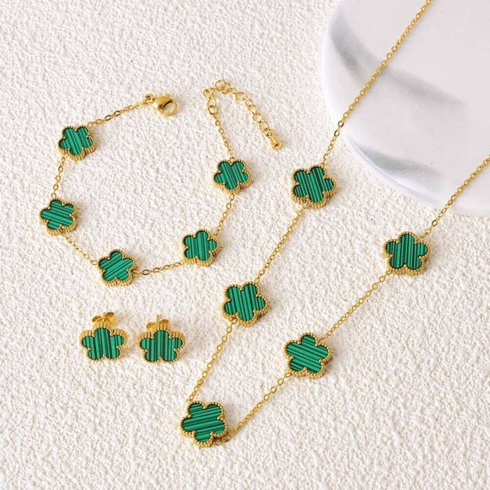 Hot sales stainless steel five-leaf flower necklace bracelet earrings set high sense women's shamrock jewelry party 25H1229
