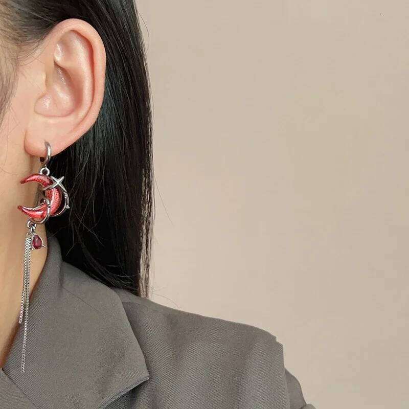 LATS Red Moon Gem Asymmetric Dangle Earrings Personality Unisex Hip-Pop Gothic Dark Style Ear Accessories Sweet and Cool Jewelry C251227