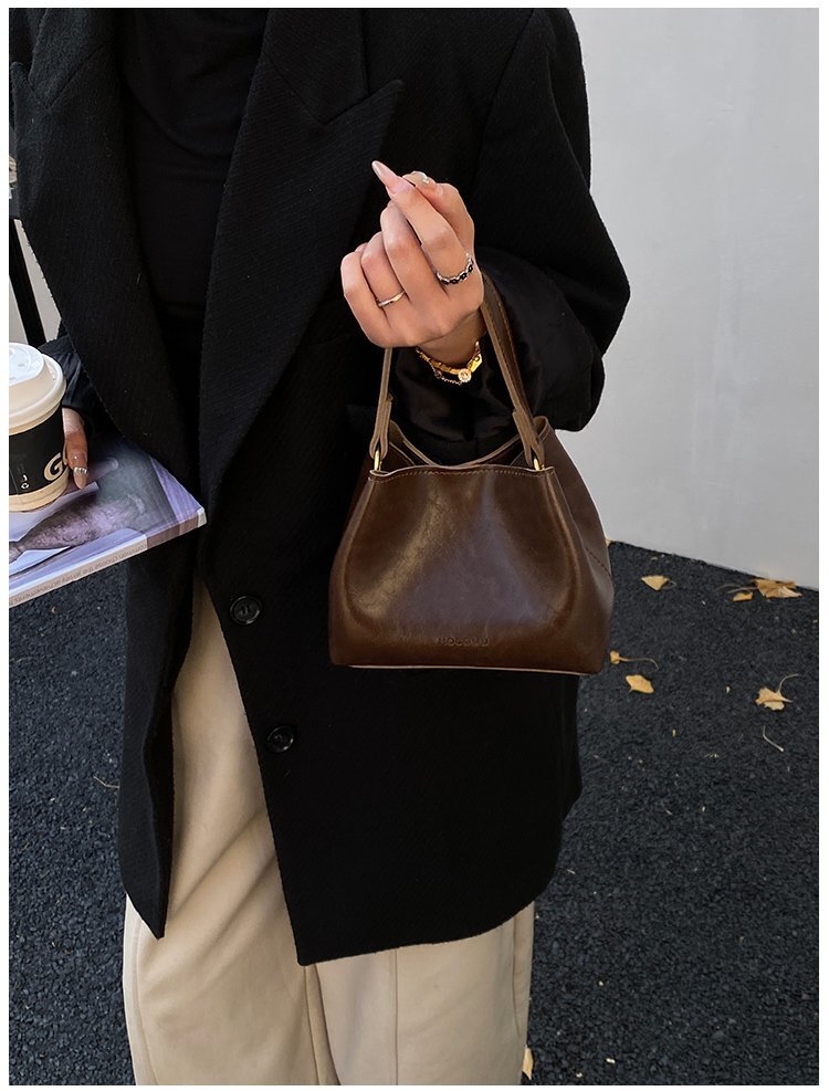 Winter Korean-style minimalist texture bucket bag crossbody bag