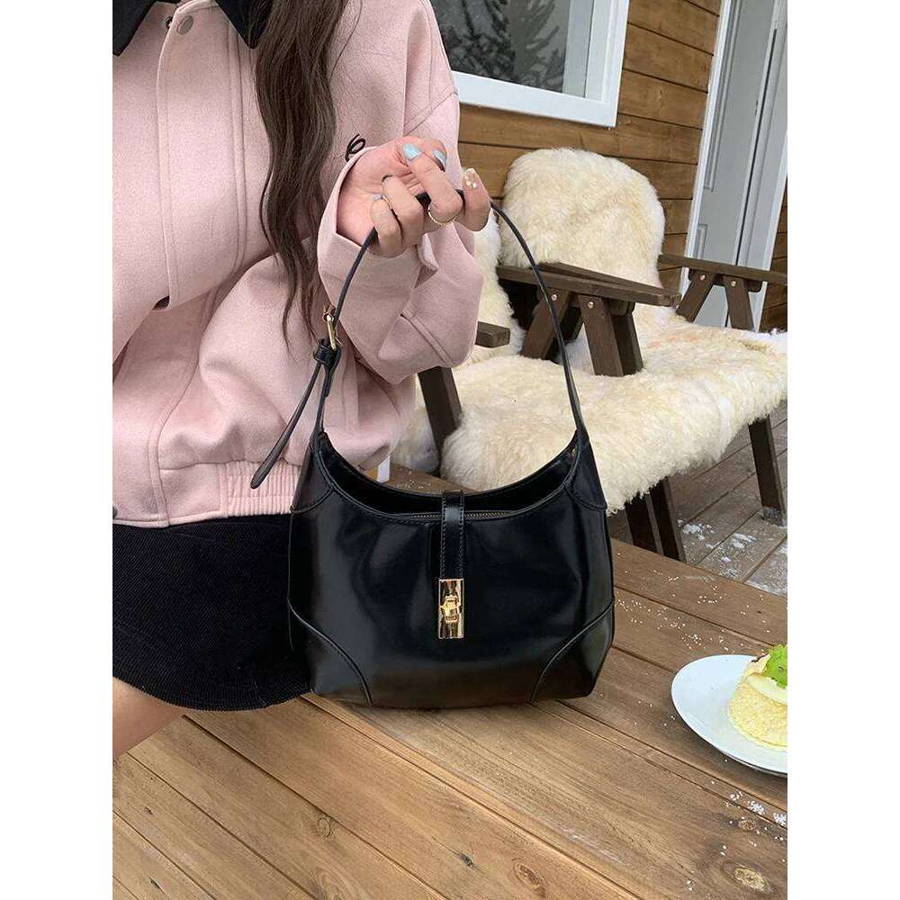 New Black Crescent Shoulder Armpit Bag Handbag Fashionable And Casual Women S Daily Commuting Bag QIBALIANGPIN