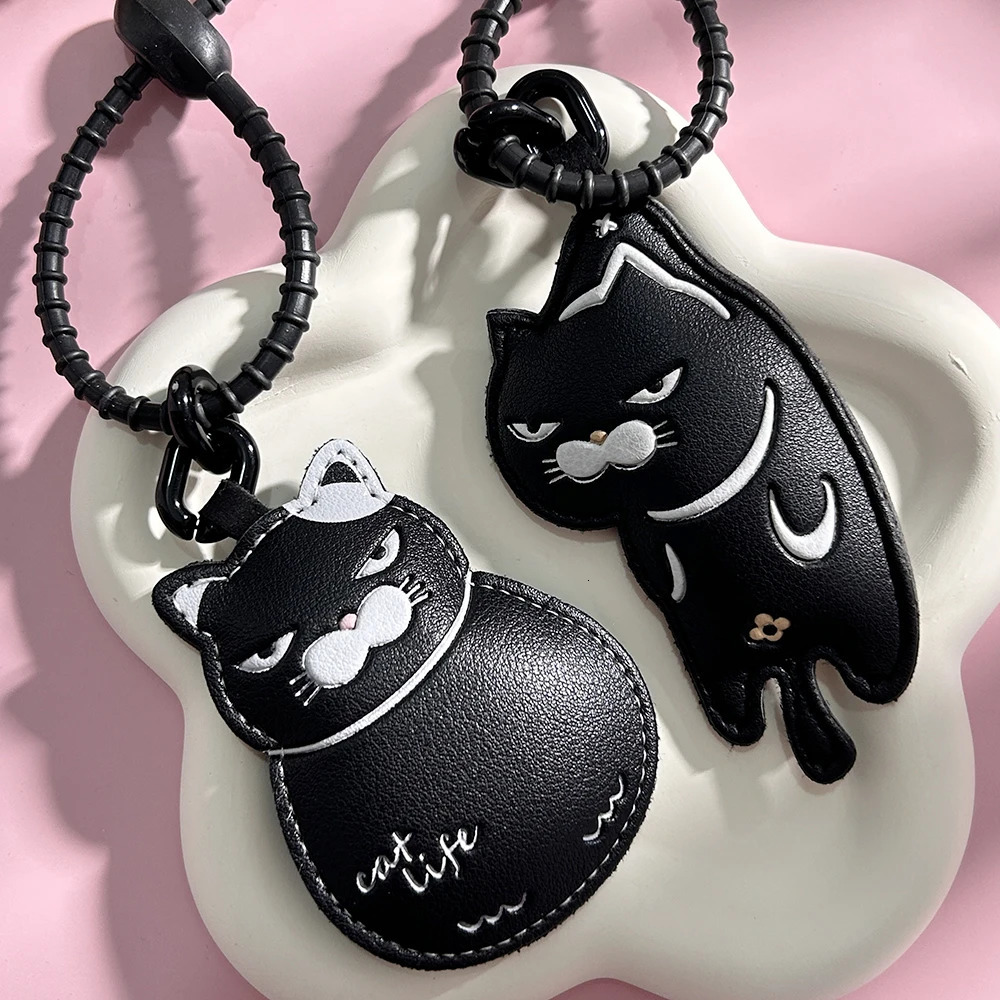 Cool Black Slacker Cat Leather Keychain Edgy Minimalist Couple Set Cute Bag Charm Unique Niche Gift for Lovers 251219