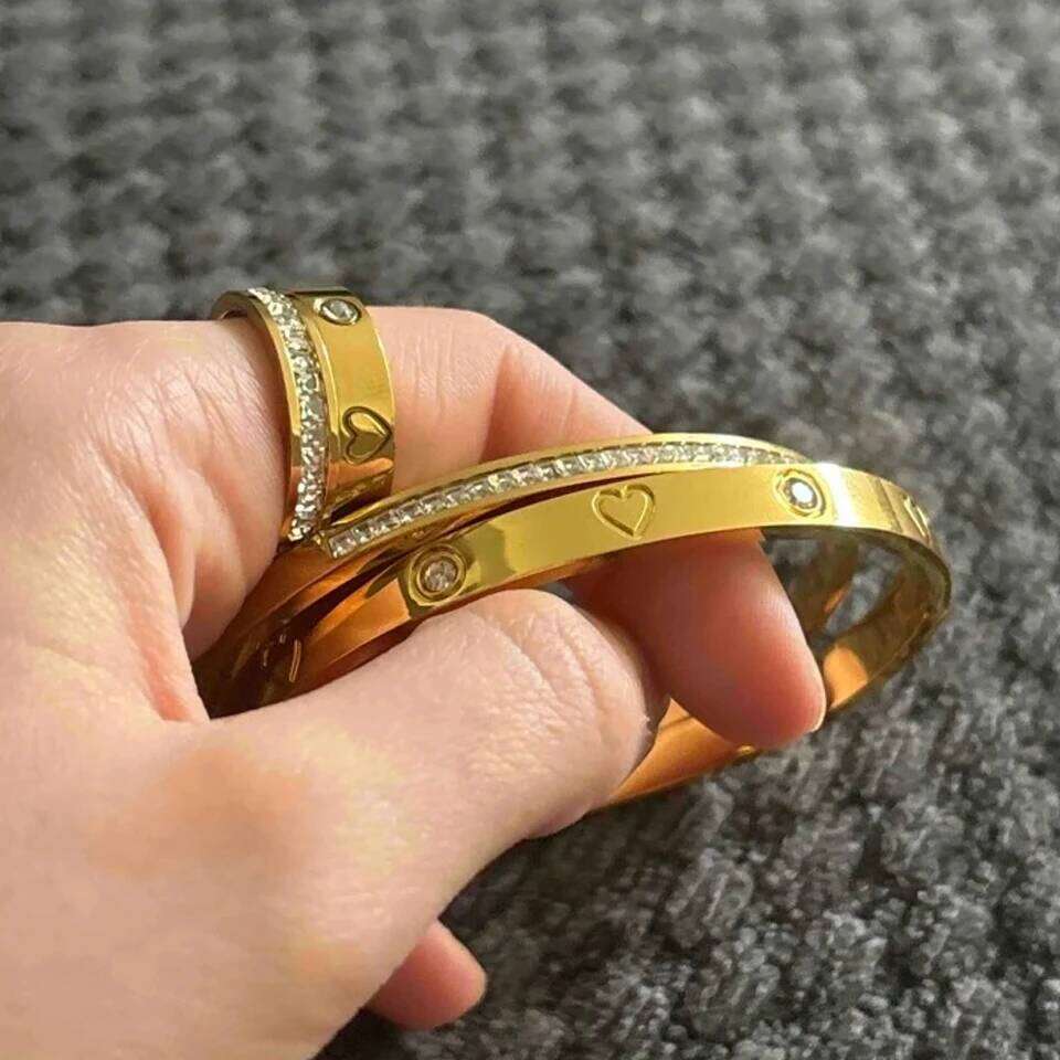 ZAKOL 4Pcs Classic Heart-Shaped Stainless Steel with Zircon Inlay Simple Couple's Bracelet Ring for Men And Women