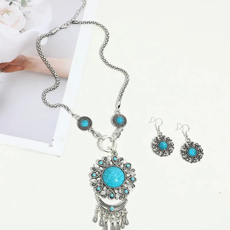 Retro Tibetan Necklace Earring Set with Ethnic Style Turquoise Tassel Necklace Fashion Women Festival Accessories 251224