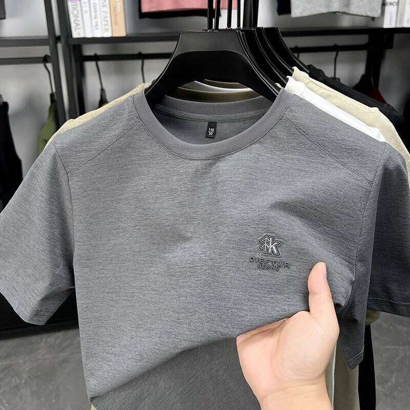 2025 New Men's Korean Style Fashion Badge Short Sleeved Sleeve Round Neck T-Shirt Casual And Comfortable Summer Versatile Top