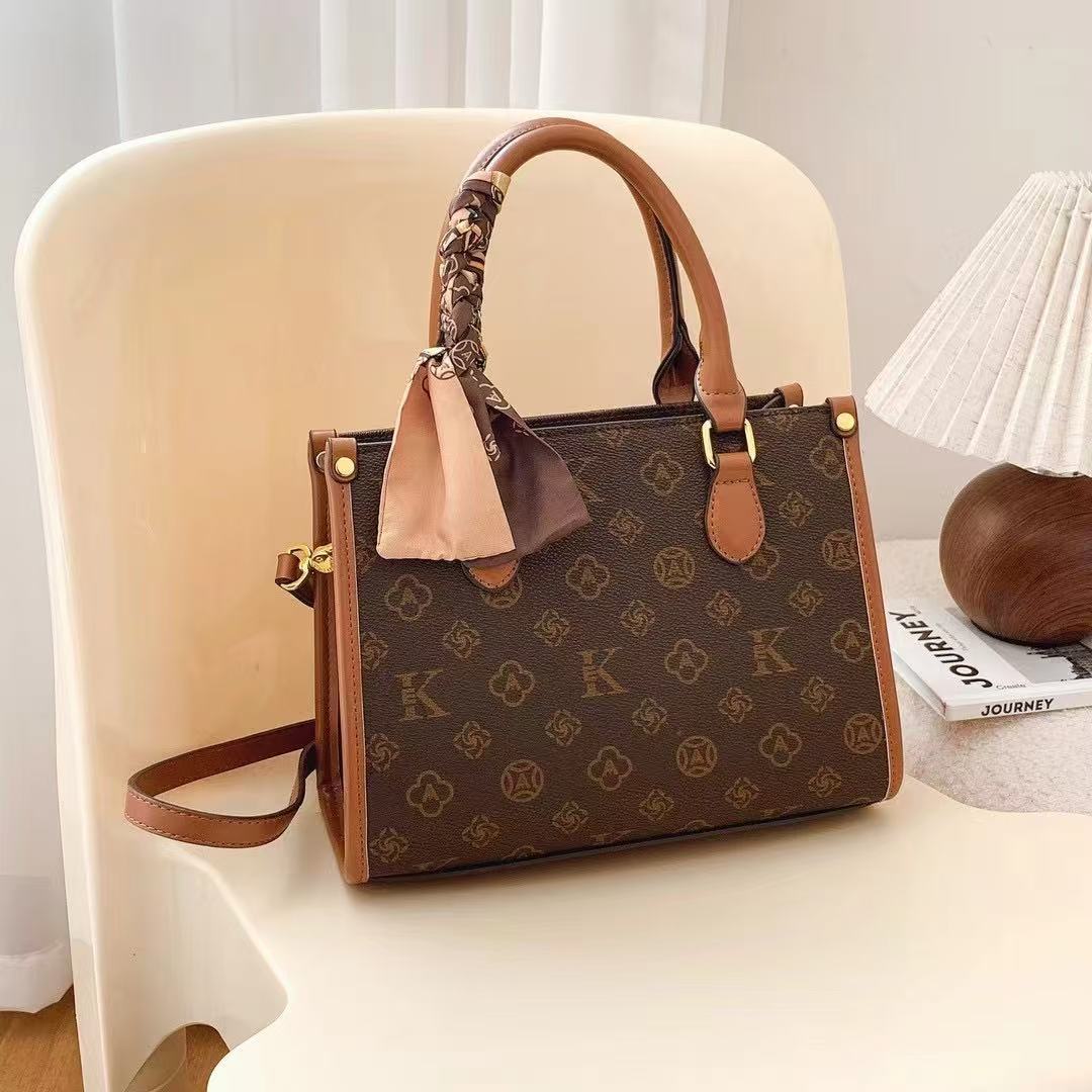 This Year'S Popular Ultra Fire Tote Bag Ladies New Senior Sense Of Cross-Body Small Texture Handbag 2026s hot