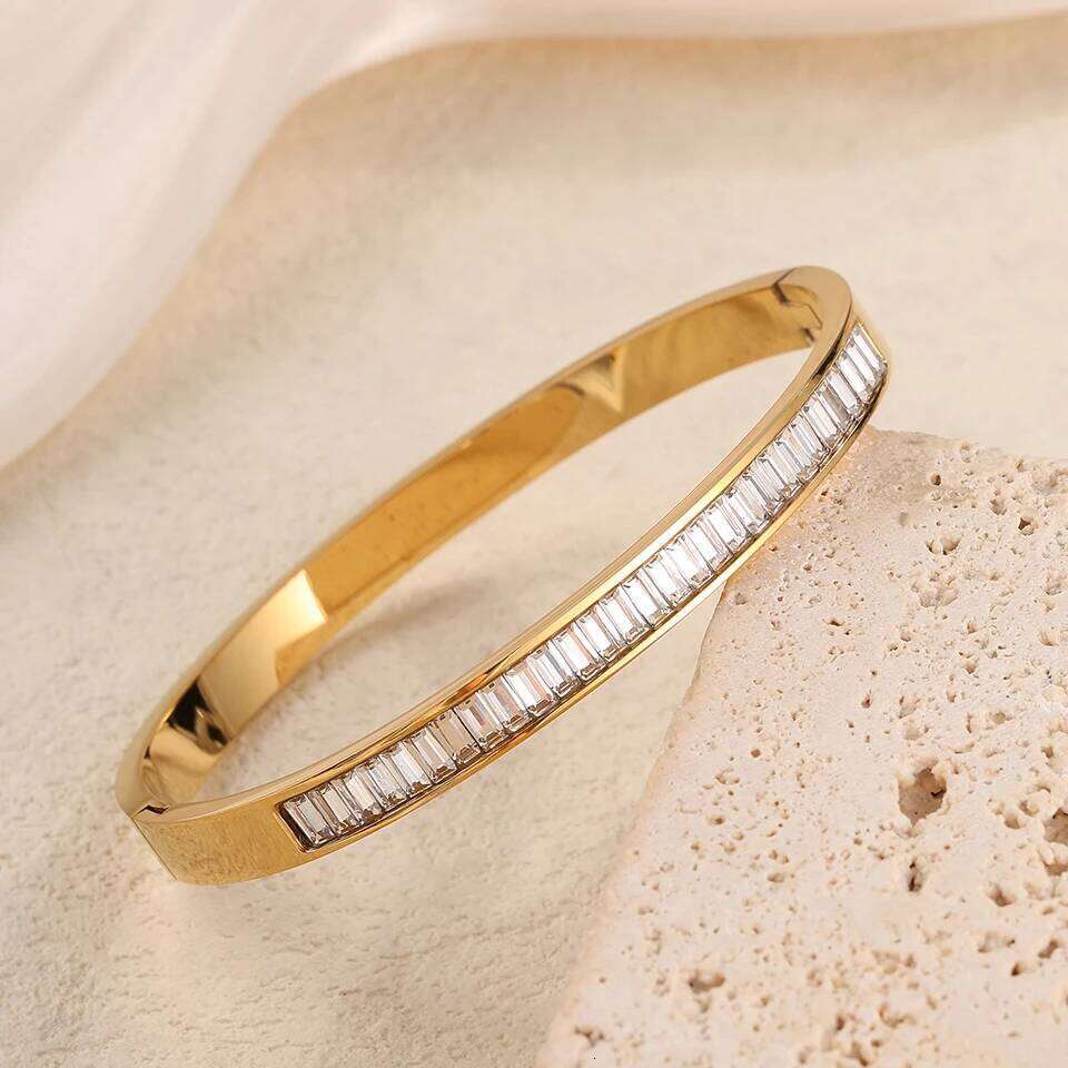 ZAKOL Luxury White Five-leaf Flower Stainless Steel Bracelets Geometric Zircon Bracelet Bangle Aesthetic Jewelry Gift