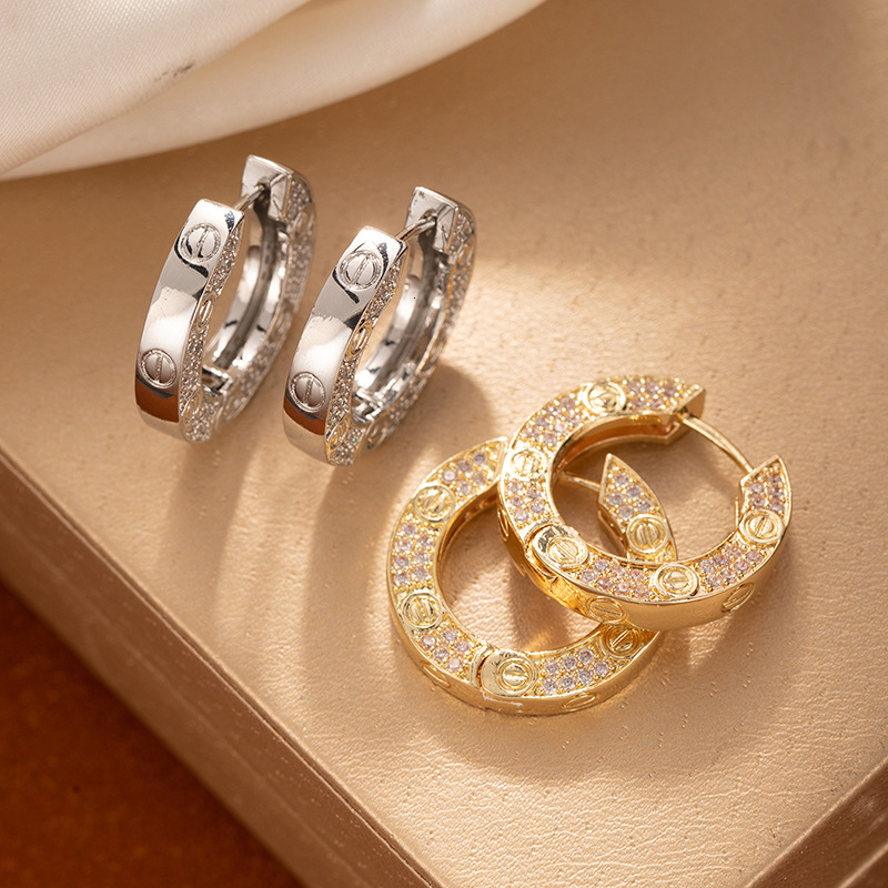 Designer Luxury Brand Designer Gold Small Circle Hoop Earrings For Women 2025 New High-end Elegant Simple Clip-on Ear Jewelry Hot-selling