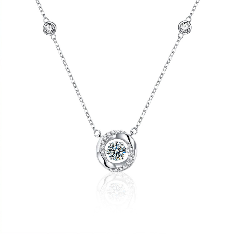 Fashionable Moissanite Pendant Necklace With Exquisite And High End Feel Dynamic Collarbone Chain Temperament Ladies Fashionable Temperament Style Nec