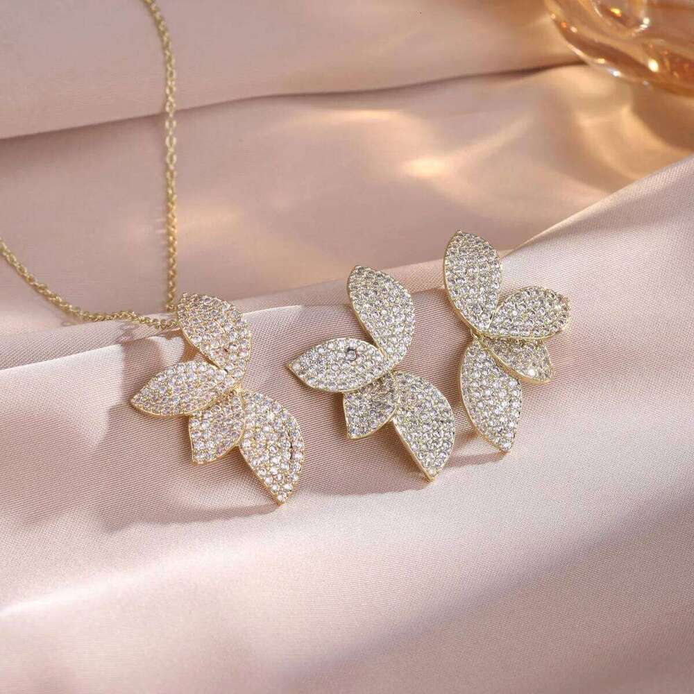 ZAKOL Luxury Full Shiny Micro Zircon Leaf Earrings&Necklace Set AAA CZ Symmetric Wedding Party Jewelry for Women