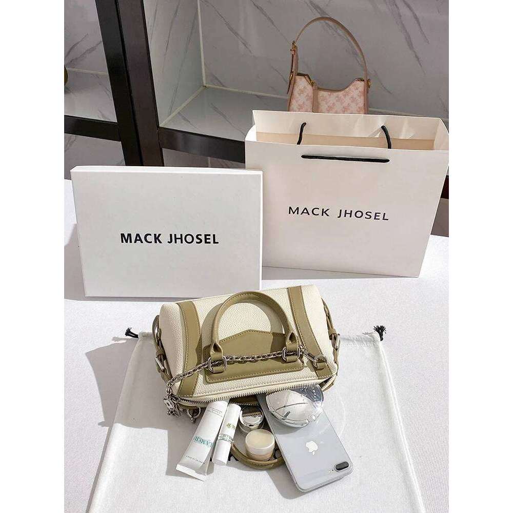 Vintage Handheld Boston Bag With Soft Leather Delicate Chain Design Women S Popular And Chic Pillow Handbag LEMON KOKO