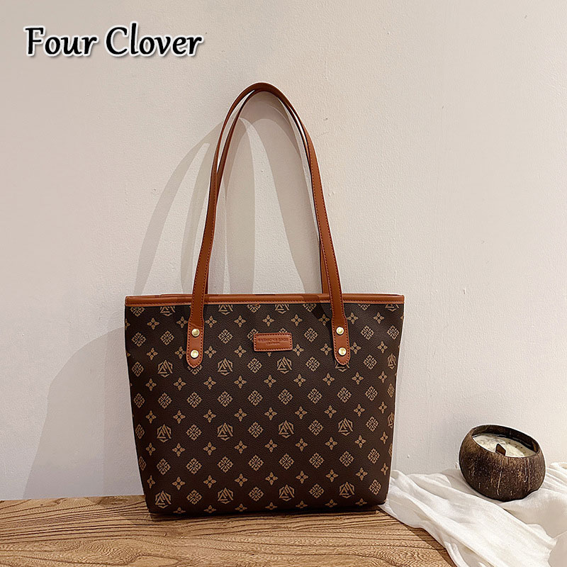 New luxury handbag with high-end retro feel, large capacity tote, fashionable and high-quality shoulder bag for women, shopping handbag, underarm bag