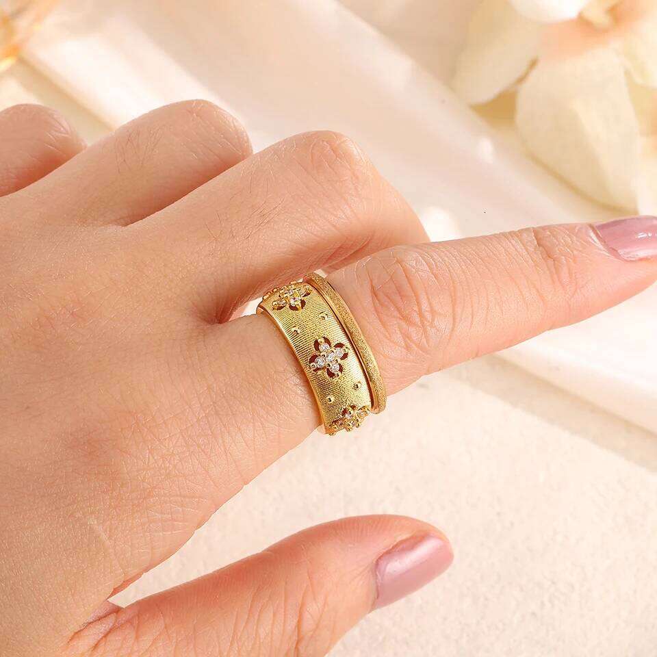 ZAKOL Fashion Four-leaf Flower Design Stacked Stainless Steel Ring Shiny Frosted Texture Finger Rings for Women Daily Wear