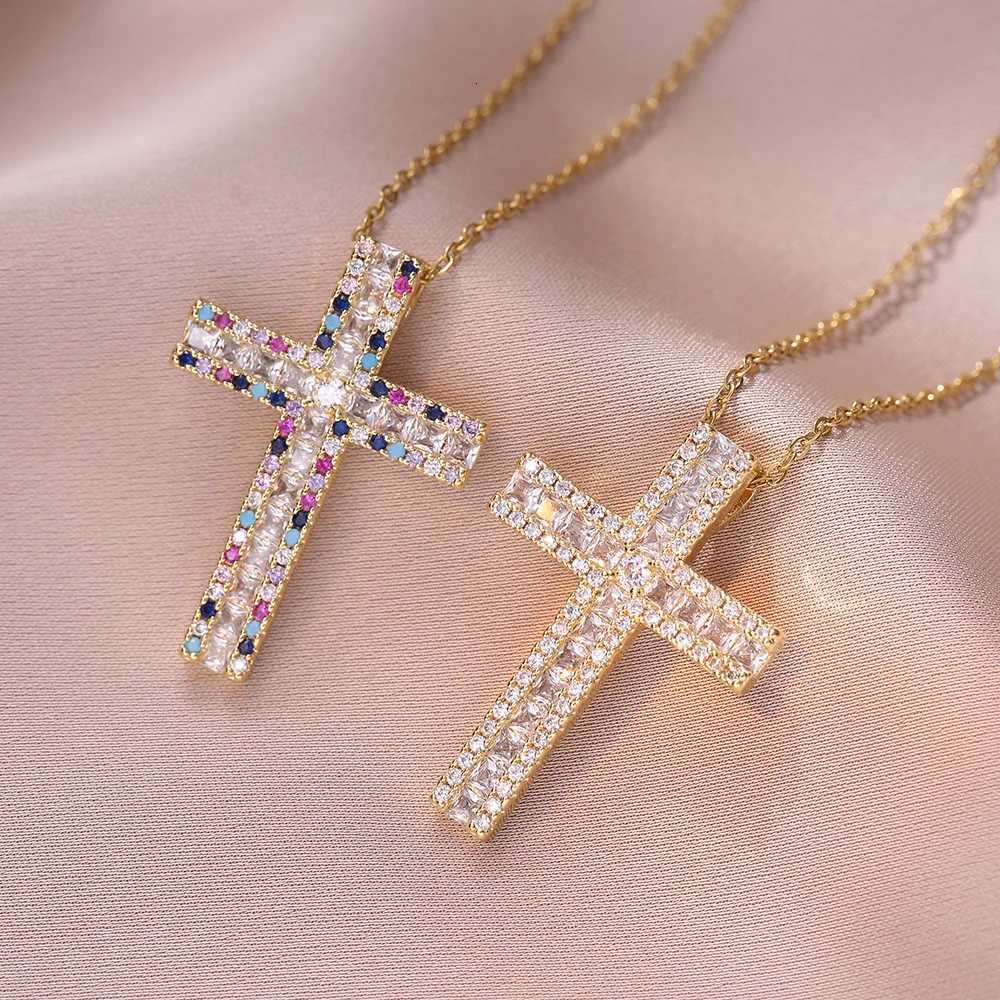 Shiny Luxury Zircon Cross Pendant Necklace for Women Men Stainless Steel Chain Cool Cross Jewelry Accessories Gifts for Friends Y251227