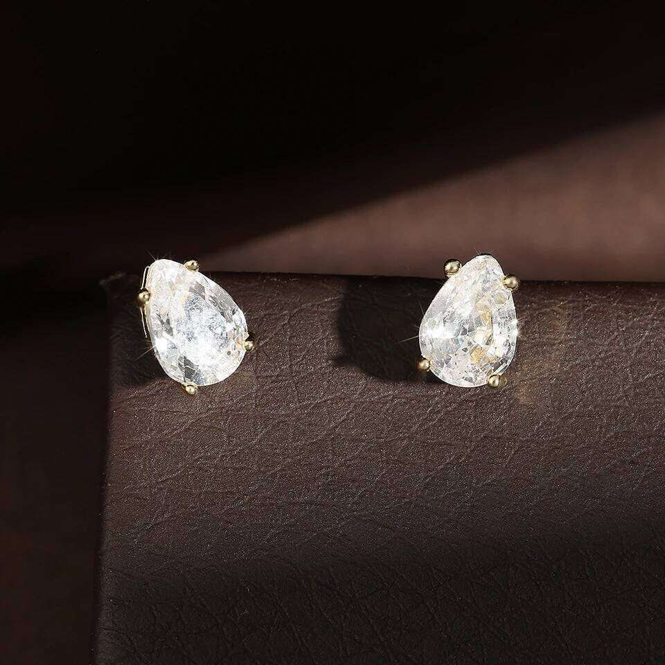 ZAKOL Pear Cut Solitaire White Zircon Mini Stud Earrings Exquisite Crystal Water Drop CZ Earring Jewelry Gift for Women Girls