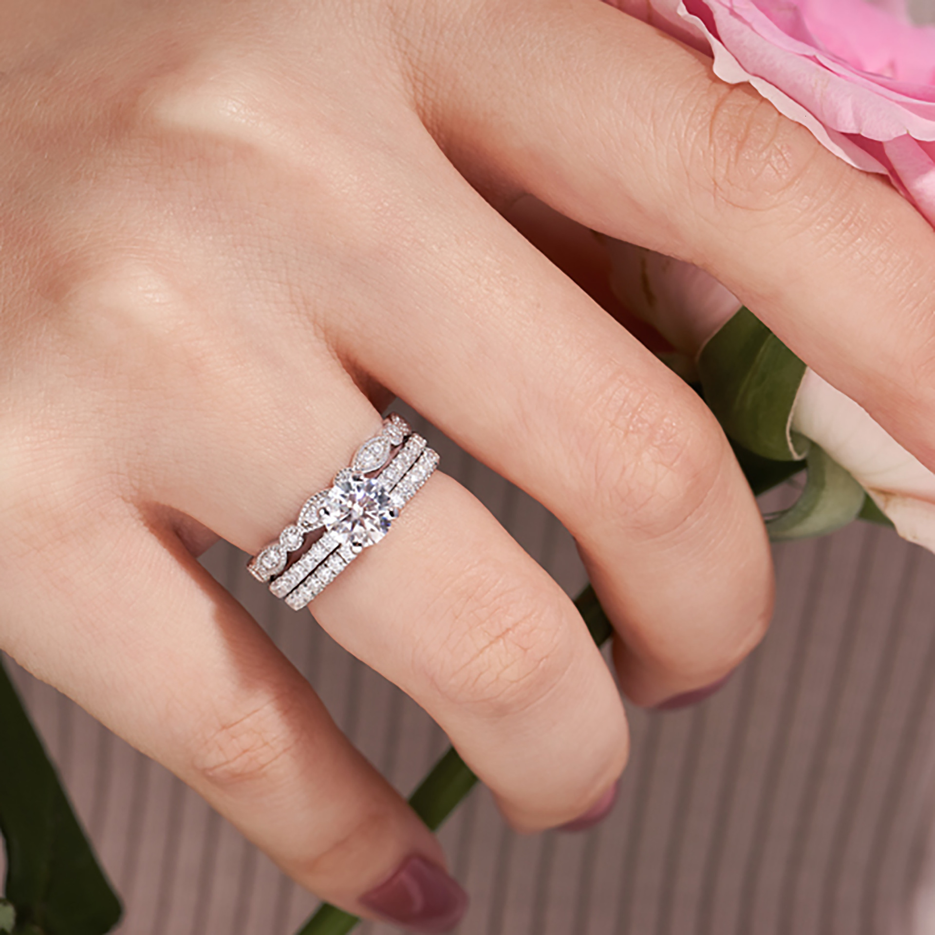 Luxury Brand Designer Jewelry Tiktok Hot-Selling Internet Celebrity Live Classic Diamond Ring Three Lives Three Worlds Couple Rings Twist Rope Zircon 