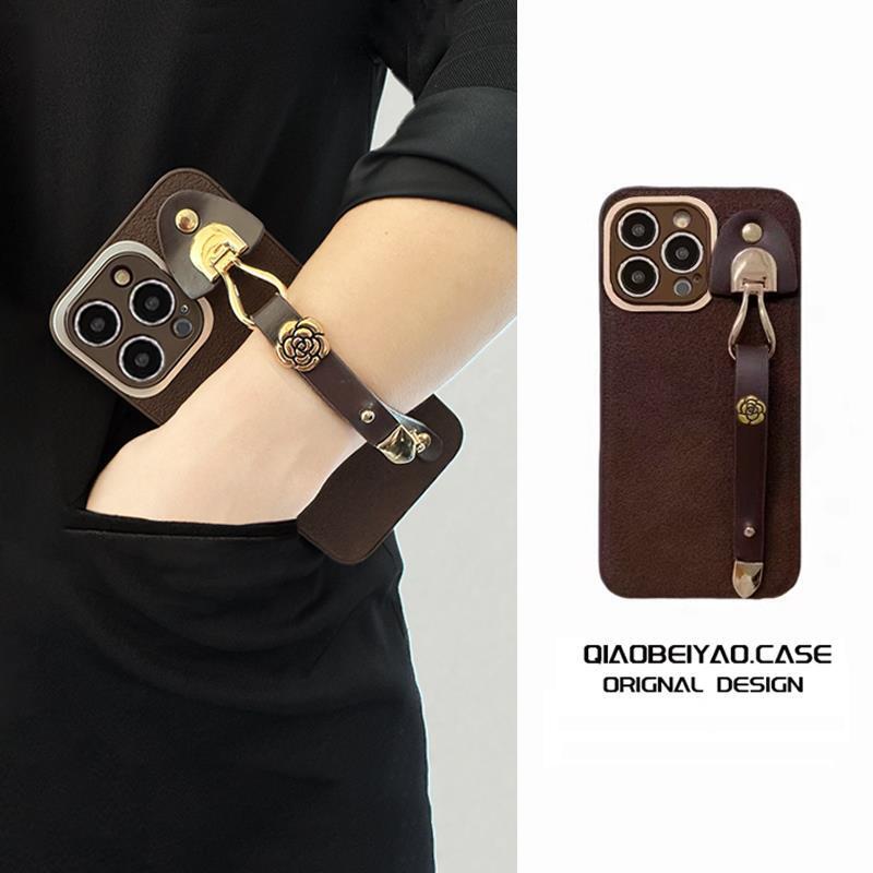Light Luxury Camellia Wristband Compatible with Apple 15 Pro Max Phone Case New High-end Feel 14 Creative Niche 13 High