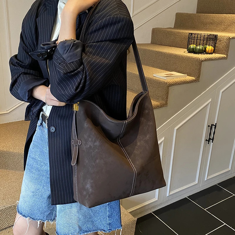 Autumn and Winter Niche n InsStyle Suede Retro Simple Bucket Bag Light Versatile Shoulder Underarm 1783QX 251216