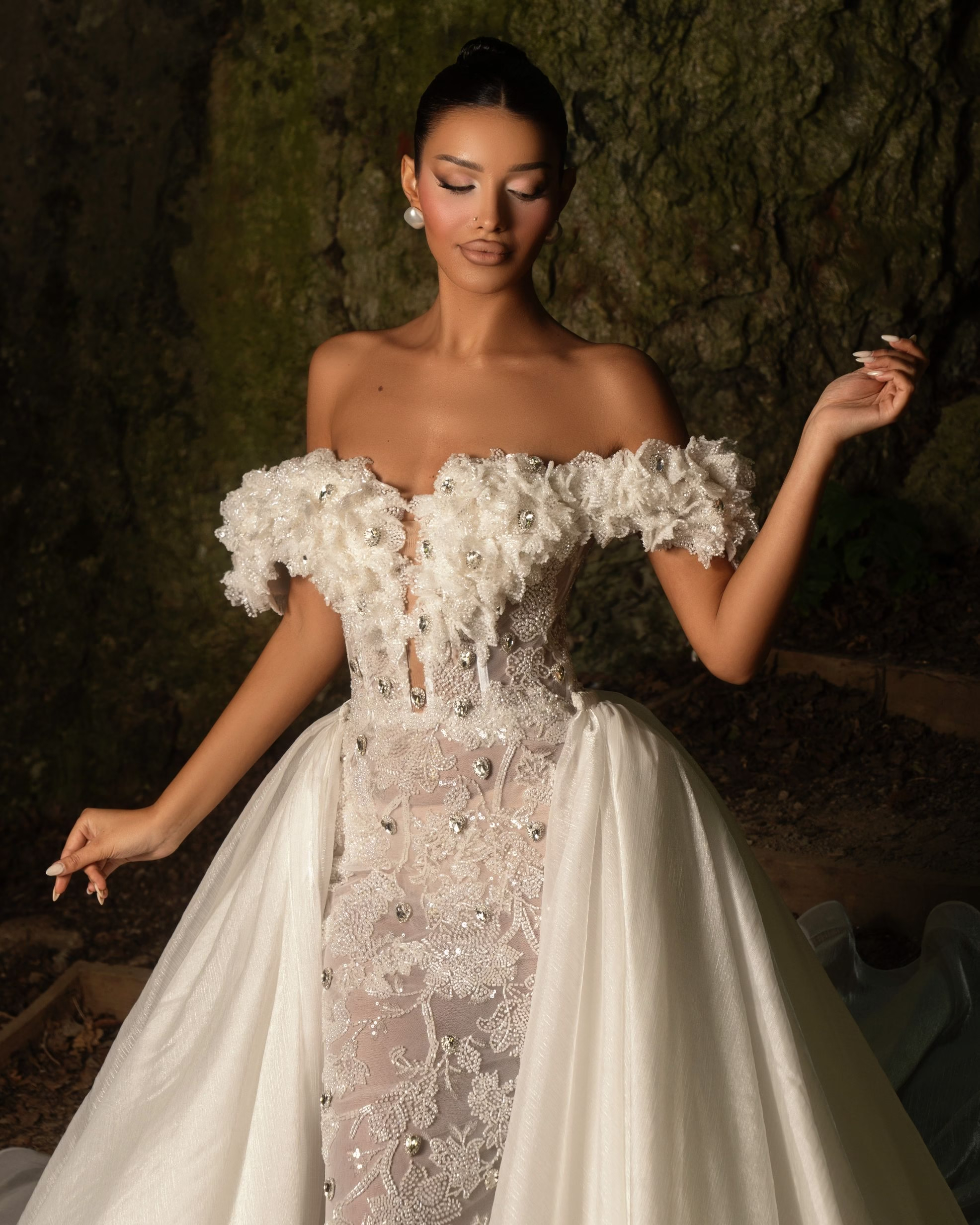 Designer Mermaid Wedding Dress Off Shoulder Sleeveless Bridal Gowns Sequins Crystal Beaded Detachable Train Dresses Custom Made vestidos de novia