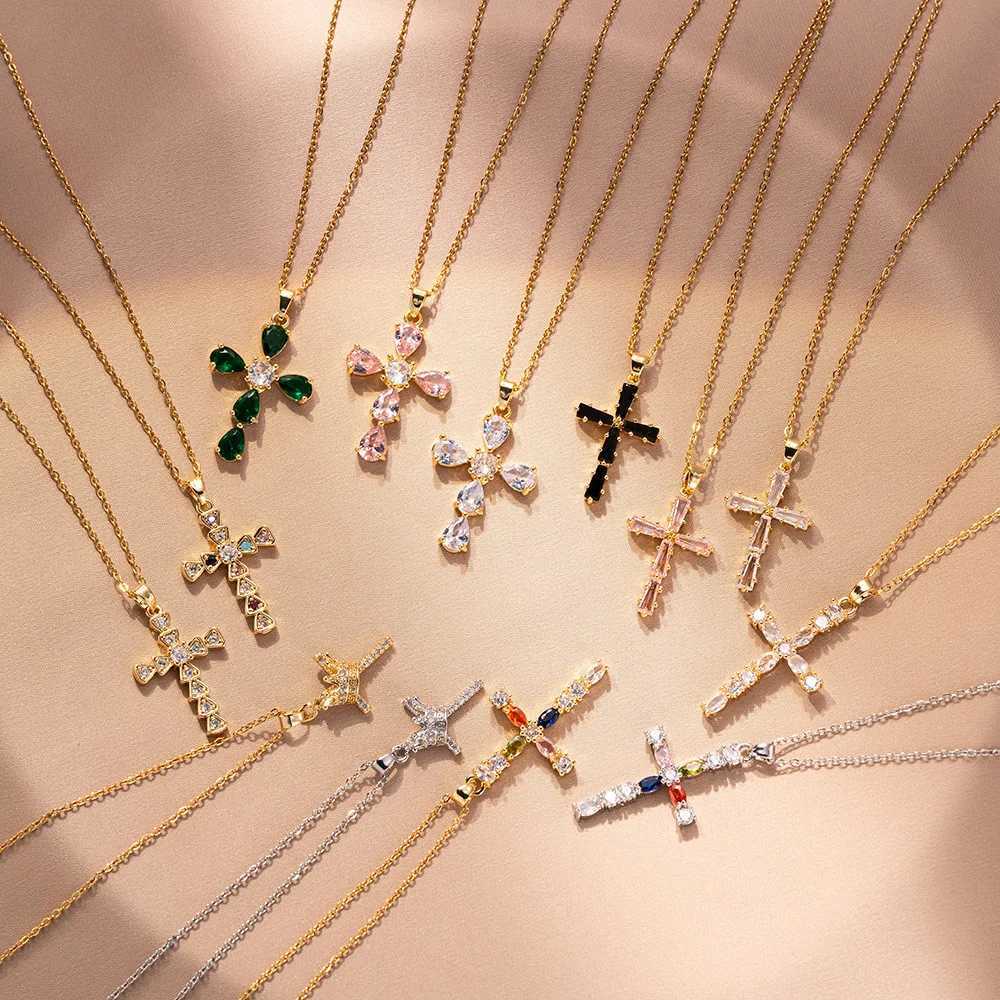 Cool Luxury Shiny Zircon Cross Pendant Necklaces for Women Men Fashion Stainless Steel Chains Collar Jewelry Accessories Gift Y251227