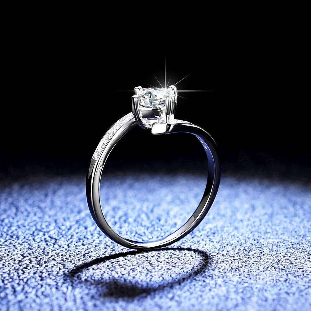 18K gold inlaid moissanite PT950 platinum four claw classic women's D-color VVS1 clarity diamond ring 826