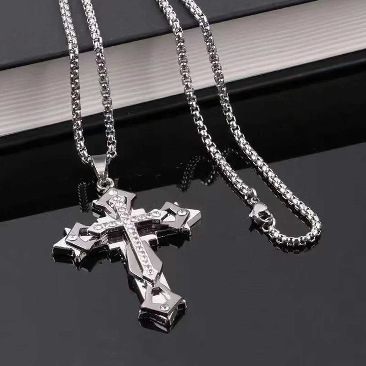 New Stainless Steel Zirconia Cross Necklaces Hypoallergenic Light Luxury Jewelry for Women Daily Party Summer Series Y251227