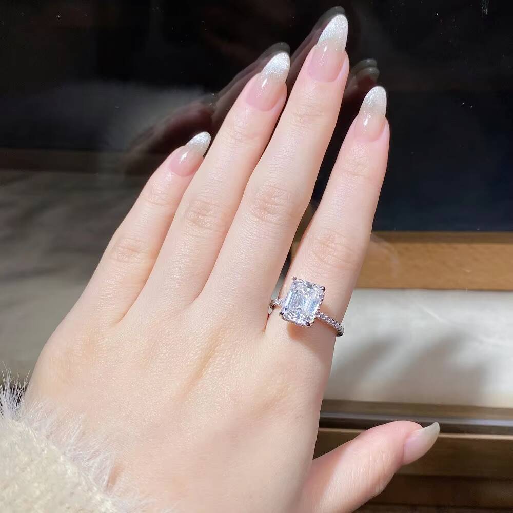 High Quality Wedding Rings Woman Engagement halo Moissanite Rings Luxury S925 Emerald Cut Moissanite Ring