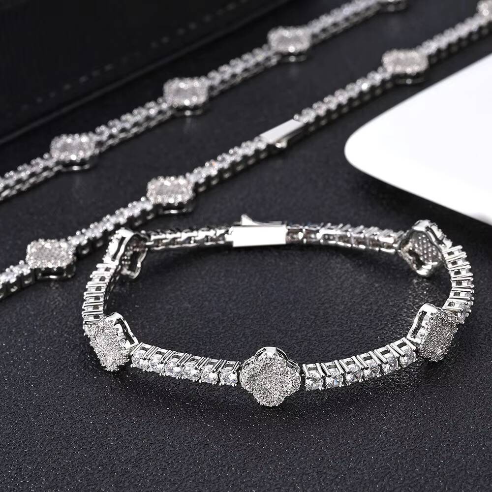 Hip Hop Style Cubic MoissaniteVVSia Tennis Chain Lucky Four Leaf Clover Womens Bracelet Luxury Inspired Premium Accessories