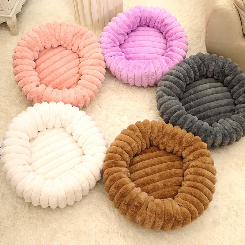 Spacious Furry Home Shelter: Oversized Warm Pet Napping Pad