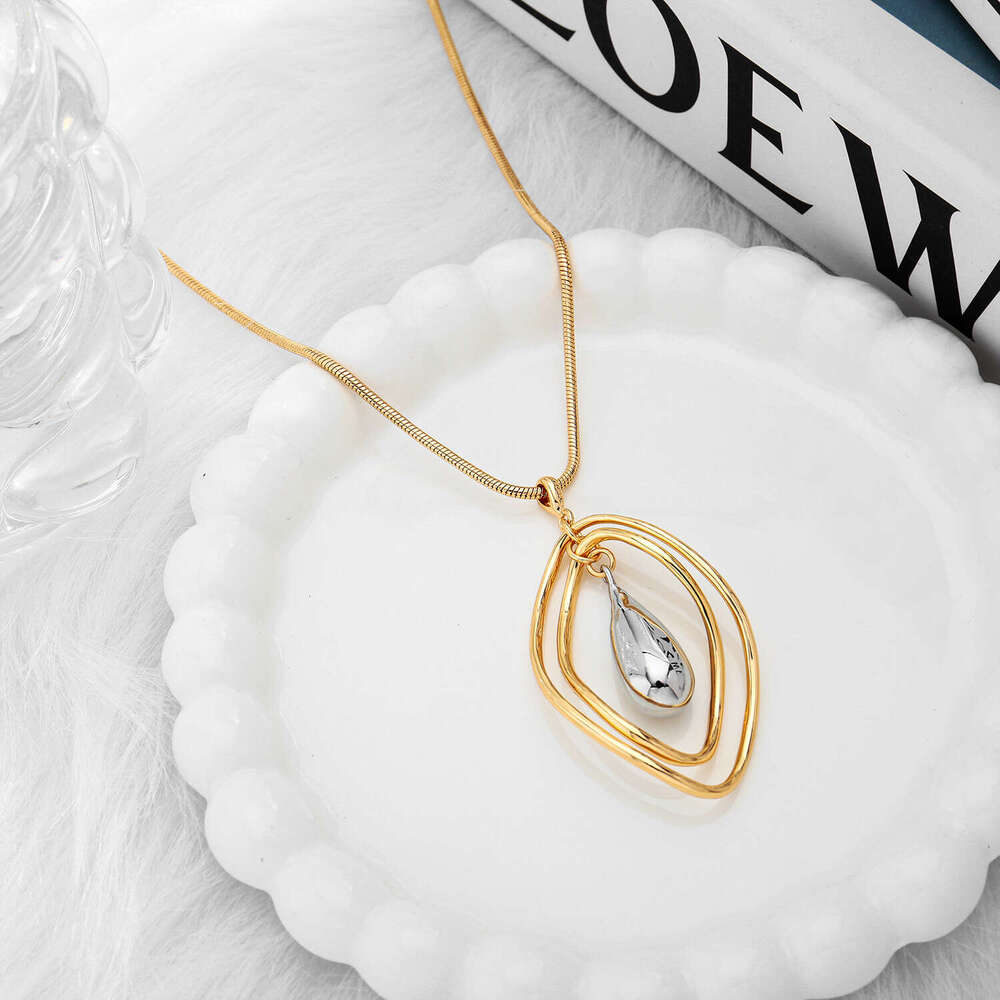 Hollow Sweater Simple Delicate Three-Dimensional Necklace Fashion Water Drop High-End Exaggerated Collarbone Chain