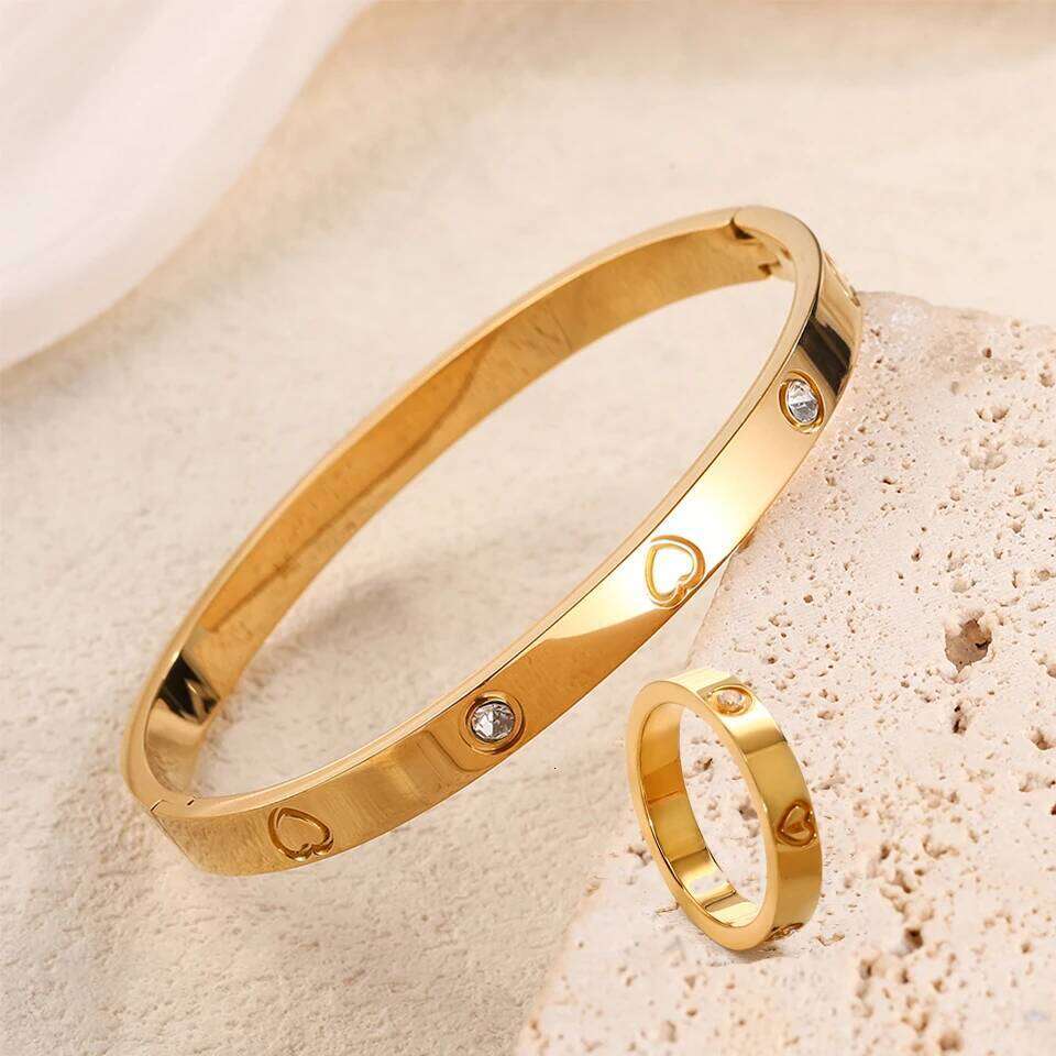 ZAKOL 4Pcs Classic Heart-Shaped Stainless Steel with Zircon Inlay Simple Couple's Bracelet Ring for Men And Women