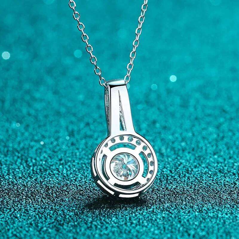 18K gold inlaid new women's collarbone necklace Pt950 platinum diamond simple round moissanite fashion pendant a68