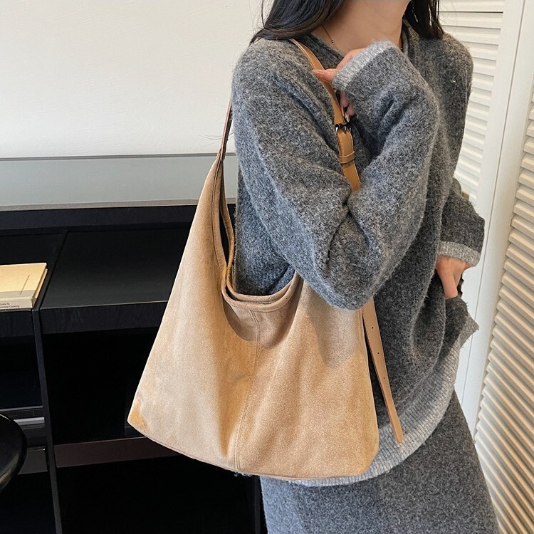 Cross border hot selling large capacity shoulder bag, new retro luxury handbag, commuting mother and daughter bag, crossbody bag