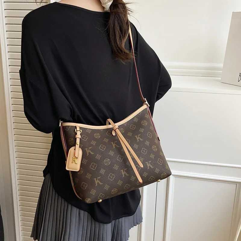 Elegant Ladies Messenger Bag Leather Crossbody Style Womens Handbag Classic And Popular Design By FaMOUs H251229