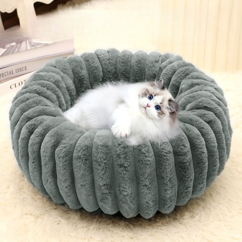 Spacious Furry Home Shelter: Oversized Warm Pet Napping Pad